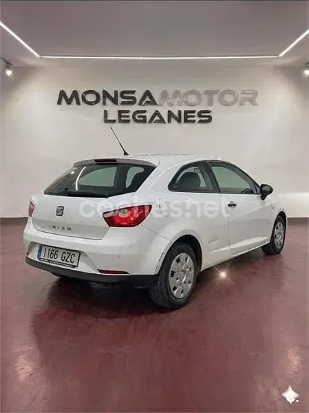 Käytetty Seat Ibiza 60 HP (44 kW) 2010 Valkoinen Sedan