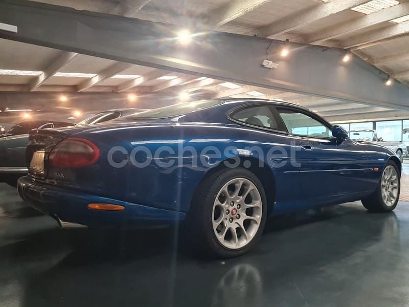 Usado Jaguar XKR 370 CV (272 kW) 1998 Azul Coupe