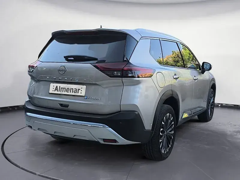 Usado Nissan X-Trail Tekna 204 CV (150 kW) 2025 Gris / plata SUV