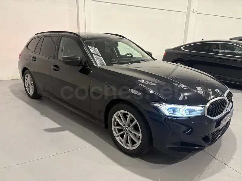 Usado BMW 320 190 CV (139 kW) 2022 Negro Familiar