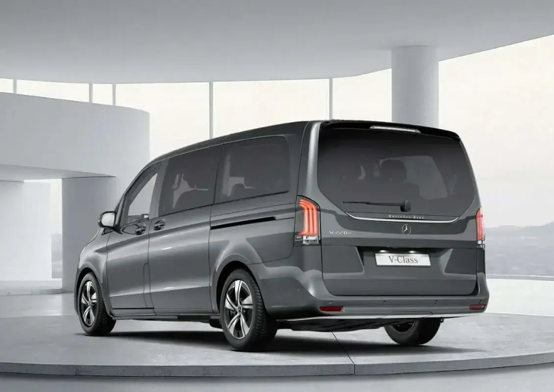 Nuevo Mercedes V220 163 CV (119 kW) 2026 Gris Monovolumen