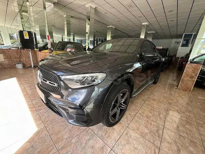 Usado Mercedes GLC300 258 CV (189 kW) 2023 Gris / plata SUV