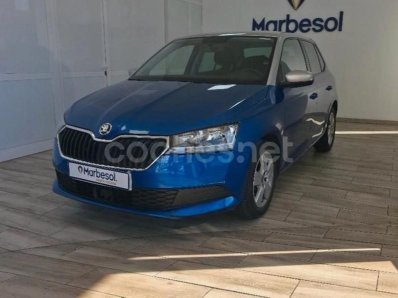 Usado Skoda Fabia Active 95 CV (69 kW) 2021 Azul Berlina