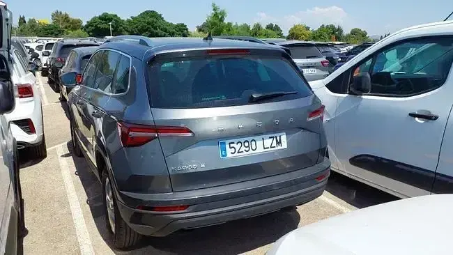 Usado Skoda Karoq Ambition 116 CV (85 kW) 2022 Gris SUV