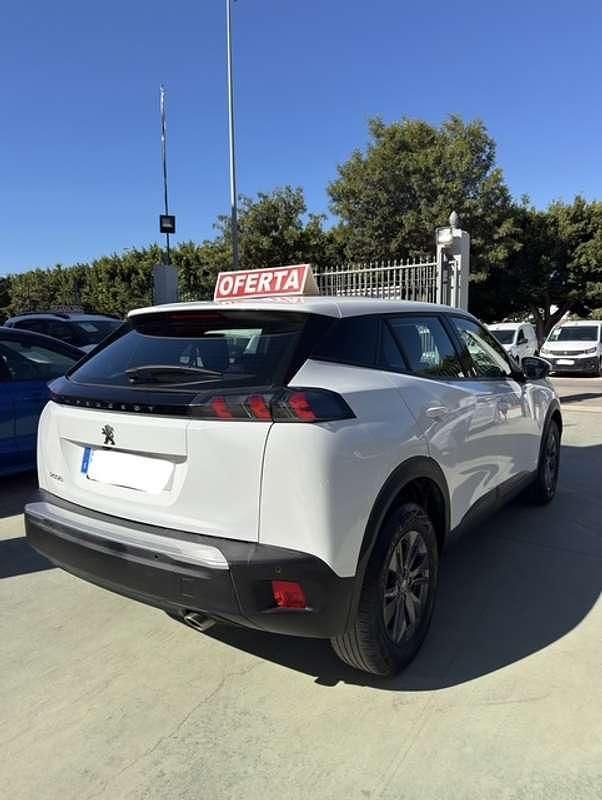 Usado Peugeot 2008 Active 110 CV (80 kW) 2021 Blanco SUV