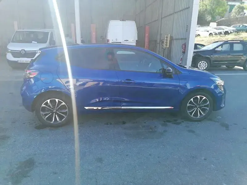 Usado Renault Clio V Techno 100 CV (73 kW) 2025 Azul Berlina
