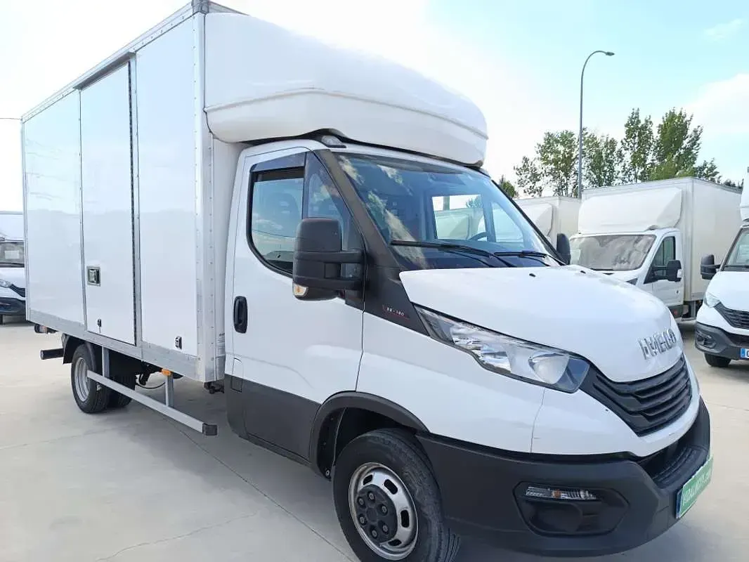 Usado Iveco Daily 159 CV (116 kW) 2022 Blanco Van