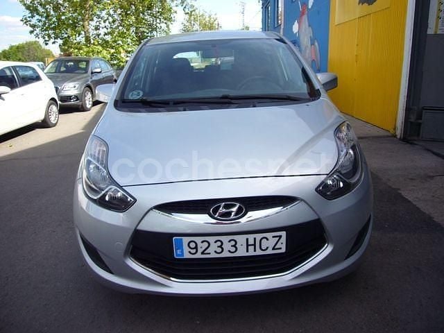 Usado Hyundai ix20 Classic 77 CV (56 kW) 2011 Gris / plata Utilitario