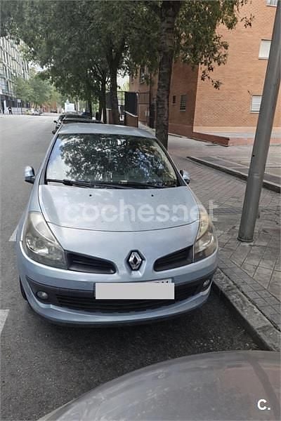 Usado Renault Clio II Rip Curl 70 CV (51 kW) 2007 Azul Berlina