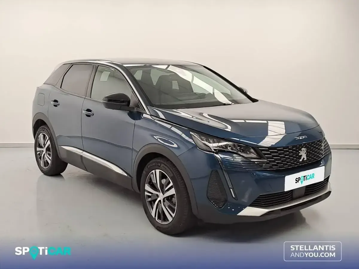Usado Peugeot 3008 Allure 131 CV (96 kW) 2023 Azul SUV