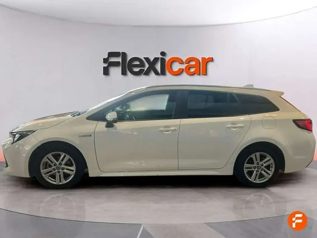 Usado Toyota Corolla Active 122 CV (89 kW) 2022 Blanco Familiar