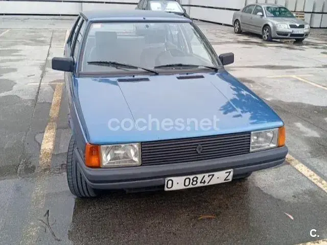 Usado Renault R9 60 CV (44 kW) 1982 Azul Berlina