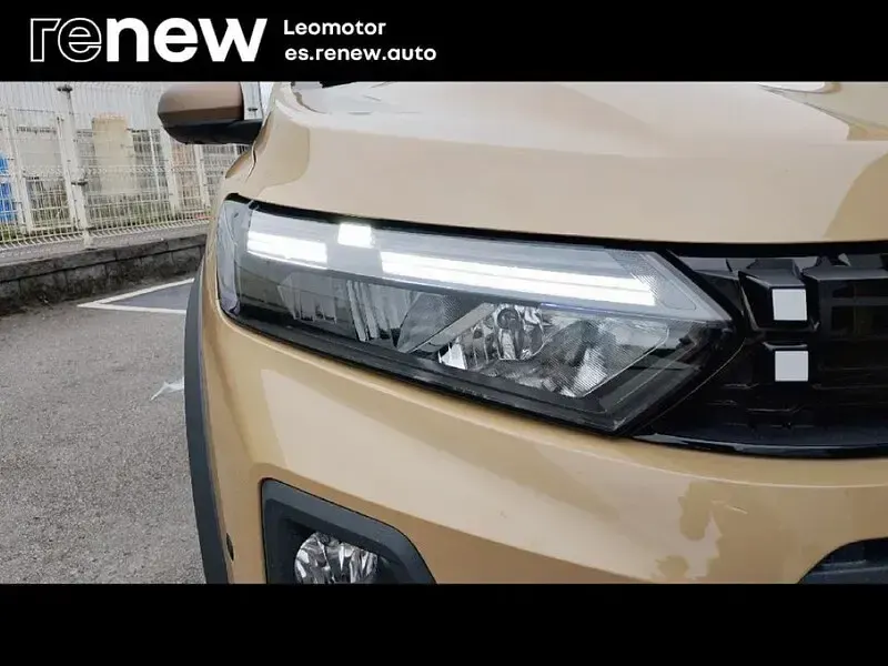 Usado Dacia Sandero Extreme 120 CV (88 kW) 2026 Marrón Berlina