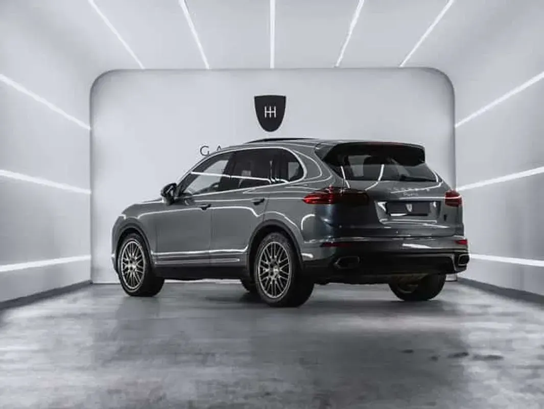 Usado Porsche Cayenne 262 CV (192 kW) 2016 Gris SUV