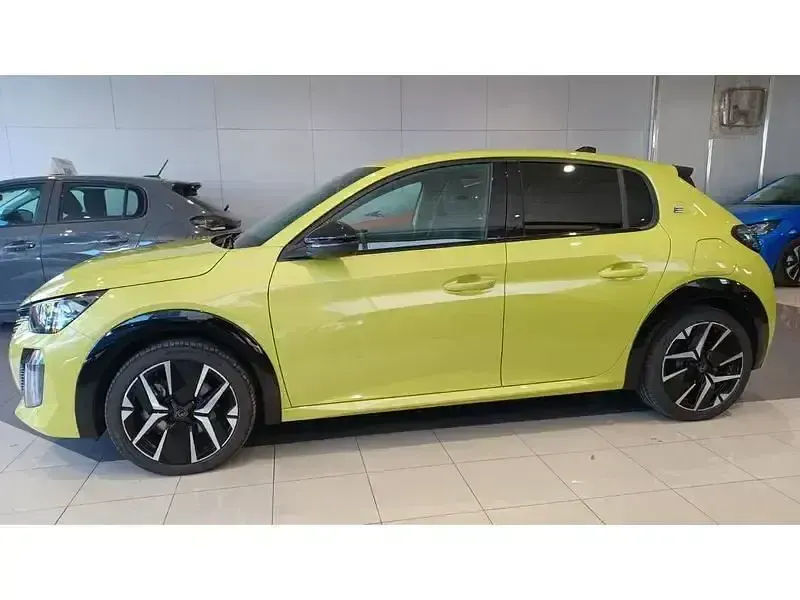 Usado Peugeot 208 GT 114 kW (156 CV) 2024 Amarillo Utilitario