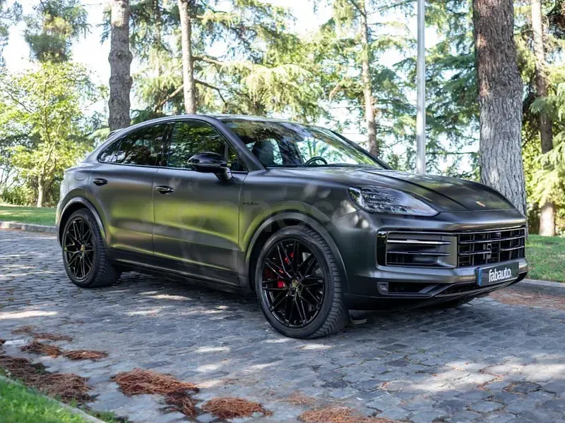 Usado Porsche Cayenne 519 CV (381 kW) 2024 Gris / plata SUV