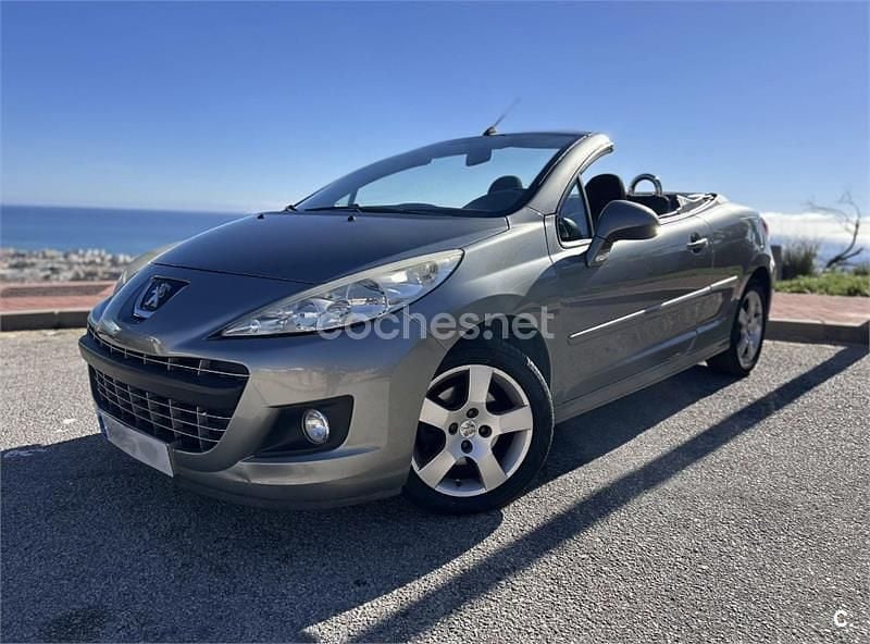 Usado Peugeot 207 CC 120 CV (88 kW) 2011 Gris / plata Descapotable