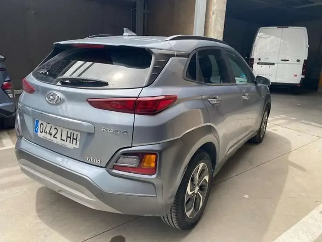 Usado Hyundai Kona 141 CV (103 kW) 2020 Gris SUV