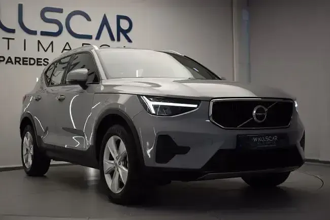 Usado Volvo XC40 Core 163 CV (119 kW) 2023 Gris / plata SUV
