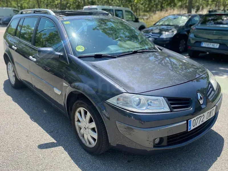 Usado Renault Mégane GrandTour Dynamique 105 CV (77 kW) 2006 Negro Familiar