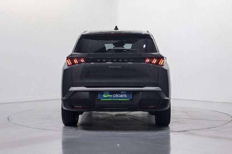 Usado Peugeot 5008 Allure 136 CV (100 kW) 2025 Gris SUV