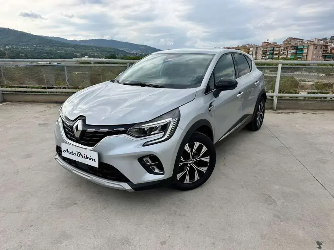 Usado Renault Captur Techno 91 CV (66 kW) 2024 Plateado SUV