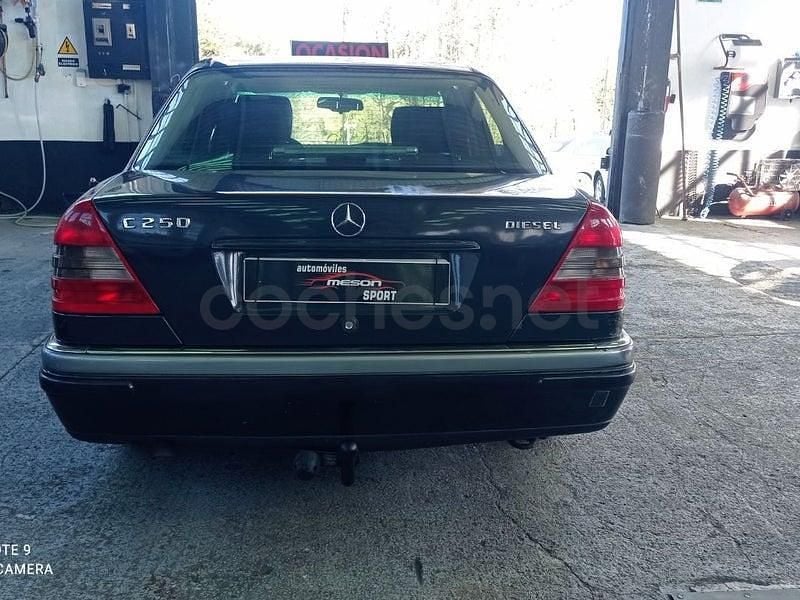 Usado Mercedes C250 113 CV (83 kW) 1995 Azul Berlina