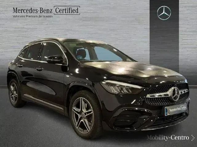 Usado Mercedes GLA250 218 CV (160 kW) 2025 Negro cosmos SUV