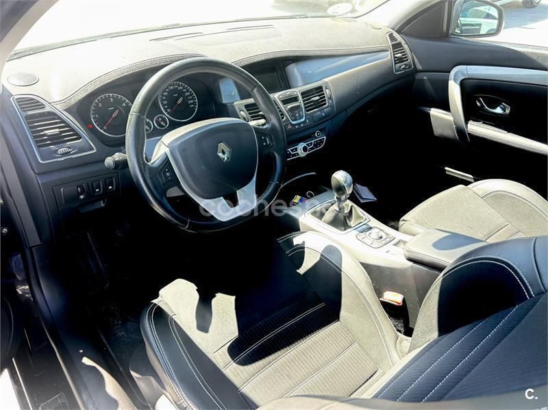 Negro Usado 2013 Renault Laguna Coupé Coupe | 9850 € - Imagen 1/1