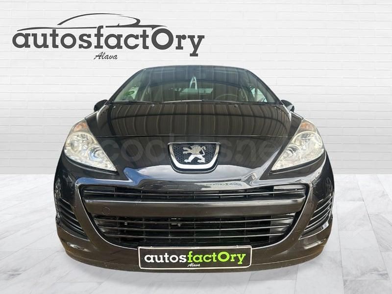 Usado Peugeot 207 Business-Line 75 CV (55 kW) 2010 Negro Berlina