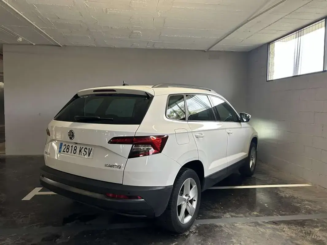 Usado Skoda Karoq Ambition 116 CV (85 kW) 2019 Blanco SUV