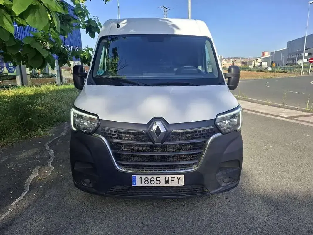 Usado Renault Master 135 CV (99 kW) 2023 Blanco Monovolumen
