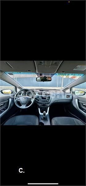 Usado Kia Ceed GT 90 HP (66 kW) 2013 Cinzento Sedan