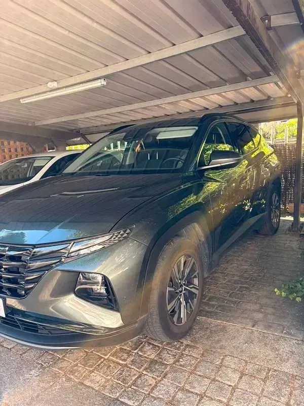 Usado Hyundai Tucson 230 CV (169 kW) 2023 Gris SUV