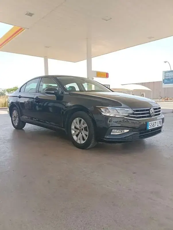 Usado VW Passat Executive 150 CV (110 kW) 2021 Negro Berlina