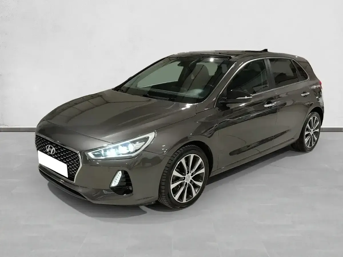 Usado Hyundai i30 Style 136 CV (100 kW) 2017 Gris Berlina