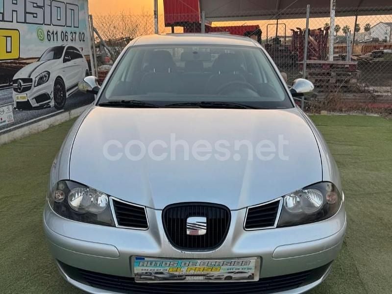 Usado Seat Cordoba Reference 75 CV (55 kW) 2005 Gris / plata Berlina