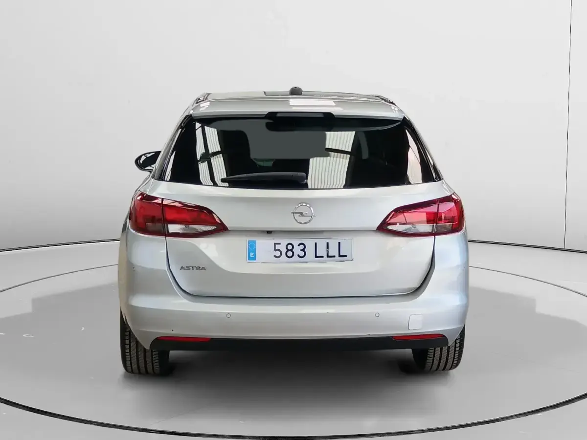 Usado Opel Astra Business Elegance 145 CV (106 kW) 2020 Gris Familiar