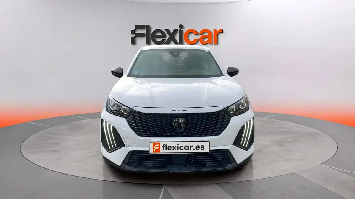 Usado Peugeot 2008 Active 102 CV (75 kW) 2023 Blanco SUV