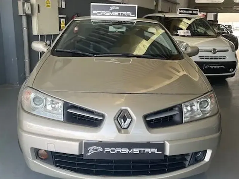 Usado Renault Mégane Cabriolet Extreme 110 CV (80 kW) 2008 Beige Descapotable