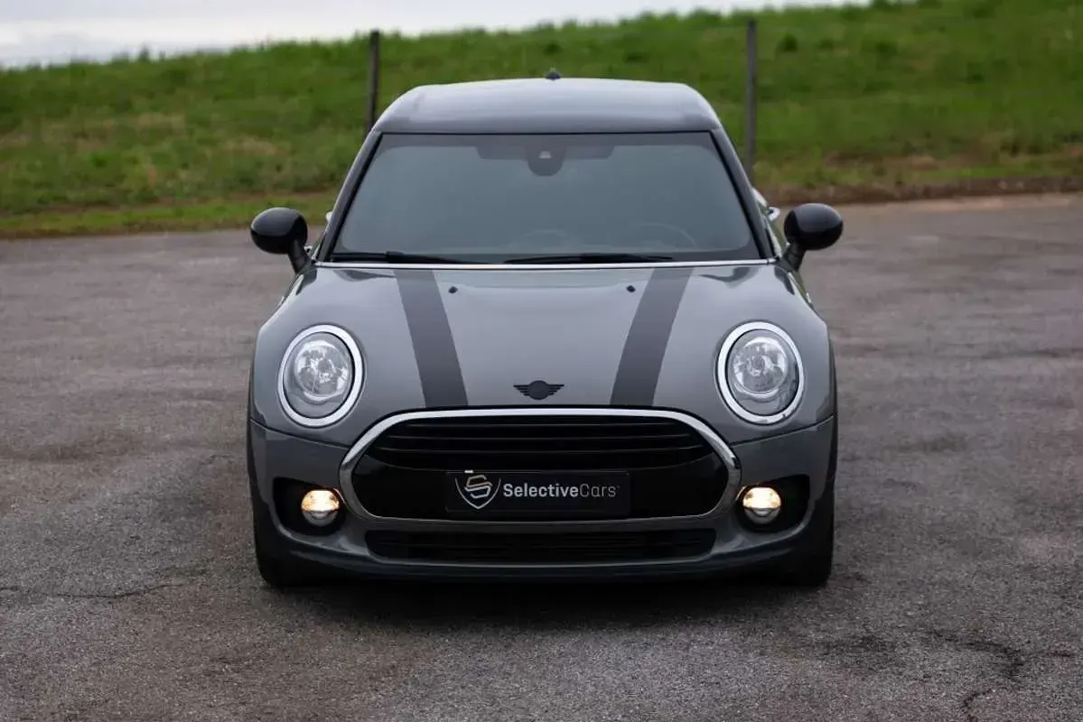 Usado Mini Cooper Clubman 136 CV (100 kW) 2019 Gris Familiar