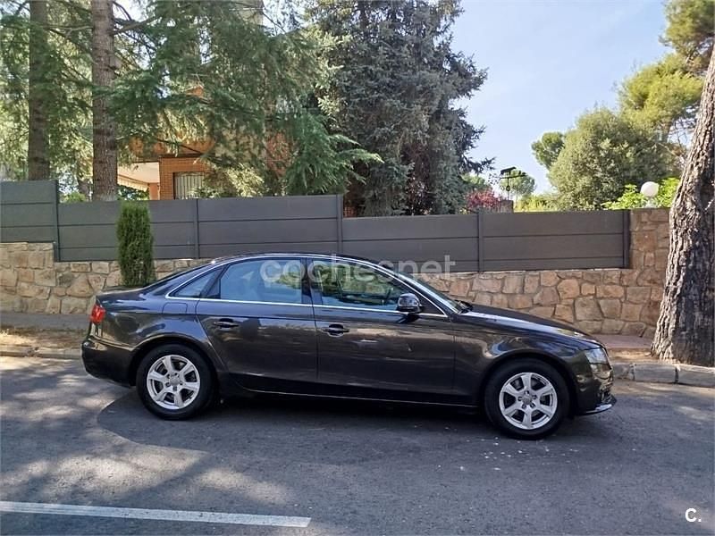 Usado Audi A4 160 CV (117 kW) 2008 Gris / plata Berlina