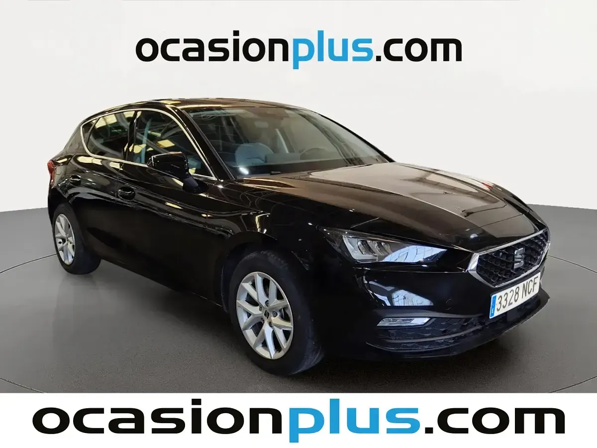Usado Seat Leon Style 116 CV (85 kW) 2025 Negro Berlina