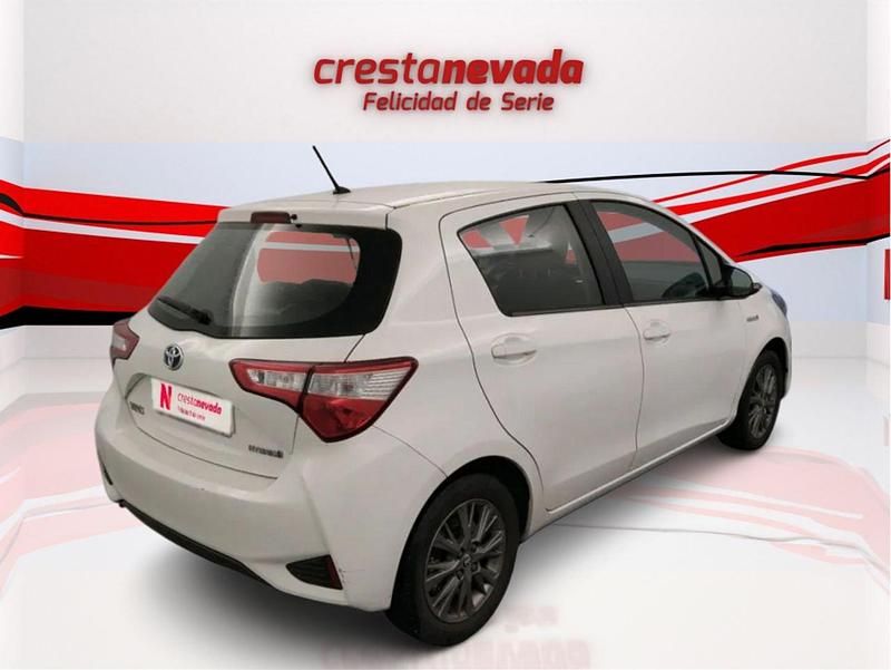 Usado Toyota Yaris Hybrid Active 73 CV (53 kW) 2020 Blanco