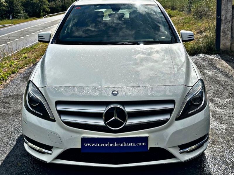 Usado Mercedes B180 109 CV (80 kW) 2013 Blanco Monovolumen