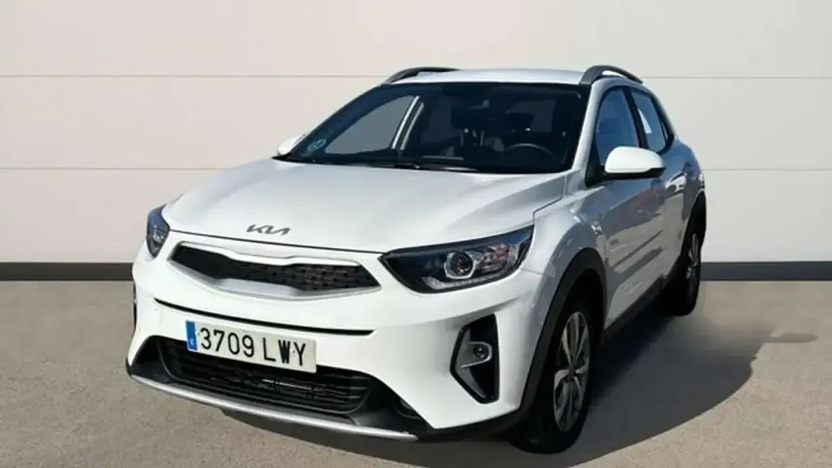 Begagnad Kia Stonic 84 HK (61 kW) 2022 Vit SUV
