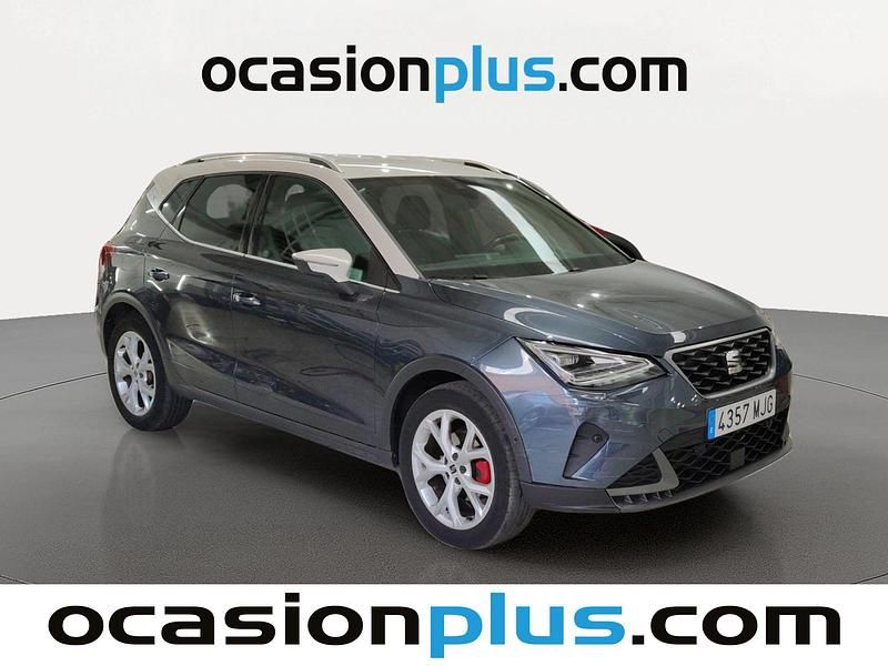 Usado Seat Arona FR 150 CV (110 kW) 2023 Gris SUV