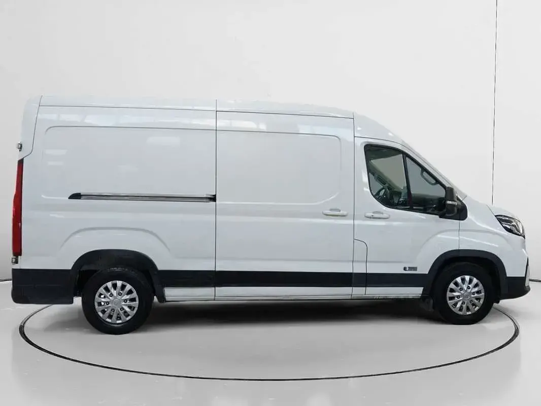 Usado Maxus V90 204 CV (150 kW) 2022 Blanco Van