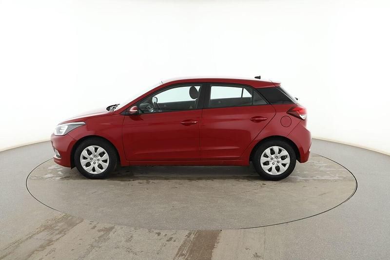 Usado Hyundai i20 85 CV (62 kW) 2018 Rojo Berlina