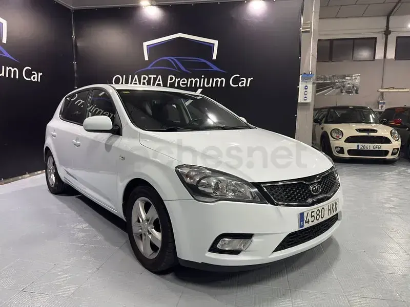 Occasion Kia Ceed Plus 90 PK (66 kW) 2012 Wit Hatchback